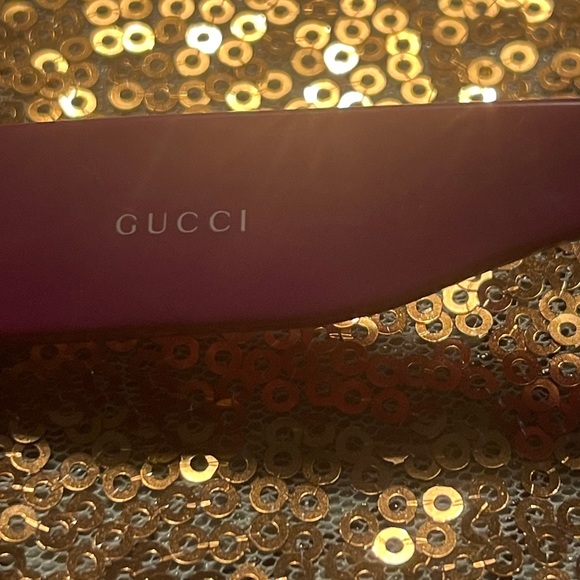 Vintage Gucci hard to find pink rectangular sunglasses with GG side accents. - Picture 6 of 8